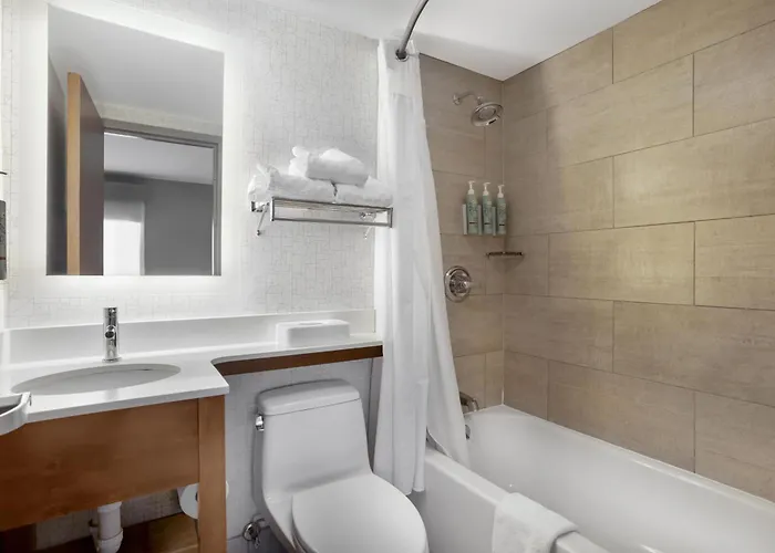 Best Western Roslyn-Long Island Hotel