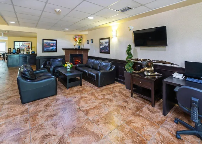 Comfort Inn & Suites Edson - Yellowhead Highway