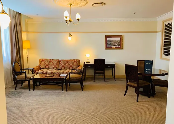 Royal Albert Hotel