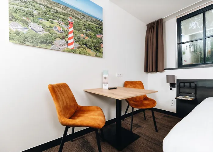 Hotel Blooker