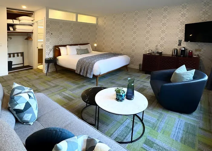 Artisan Suites On Bowen