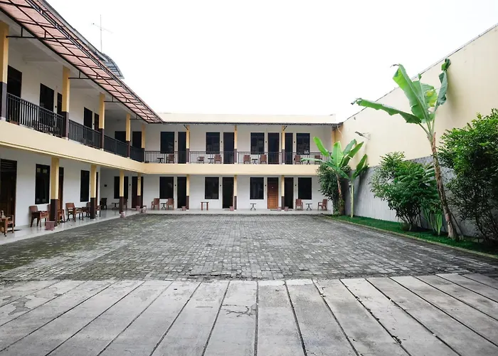 Reddoorz Near Alun Alun Wonosobo