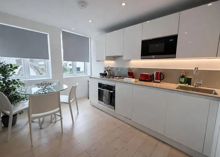 Roomspace Serviced Apartments- Walpole Court