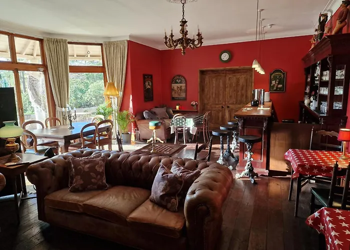 Cambus O' May Traditional Highland Hotel