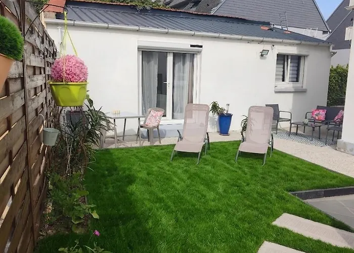 Nid De Verdure A 15 Minutes Centre Et Plage