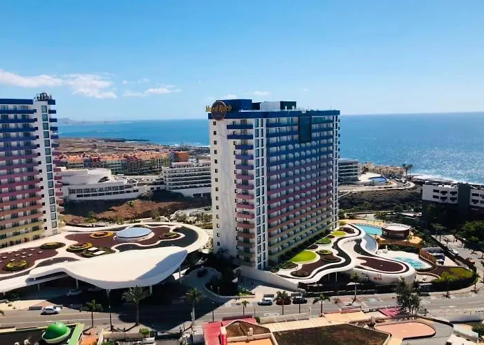 Luxury Kim Apartment New Pool, Ocean View & Wifi Free