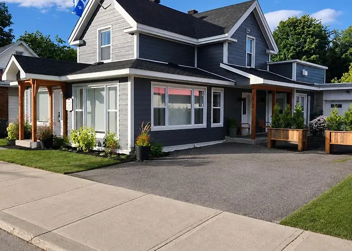 La Petite Auberge Sur Queen