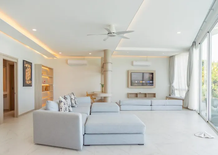 Replay Pool Villa