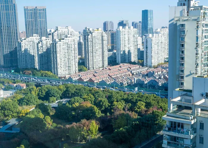 Yi Du Home With Double Views-At West Nanjing Road, Near Metro, Cards Ok