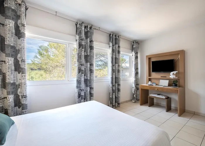 Zenitude Hotel-Residences Antibes