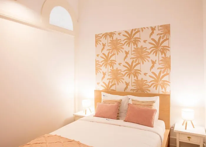 House, Garden & Terrace-4Br-8 Minutes The Beach