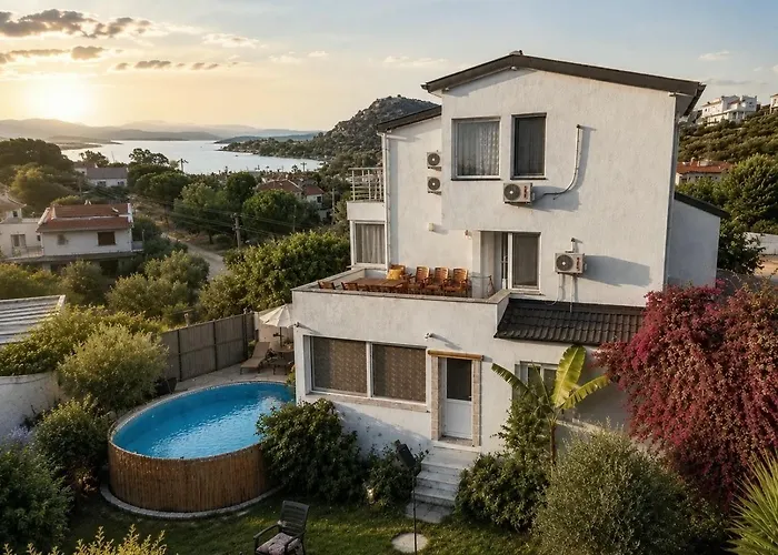 Villa With Private Pool And Unique Sea View In Cesme
