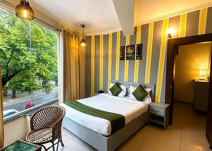 Hotel Clover Inn Malsi