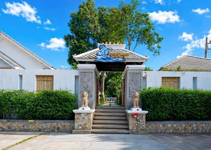 Glory Moon Resort