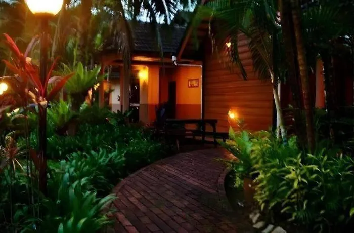Six Villa Inn