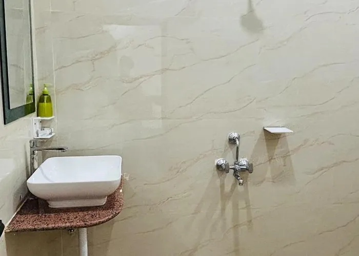 Hotel Manas Inn
