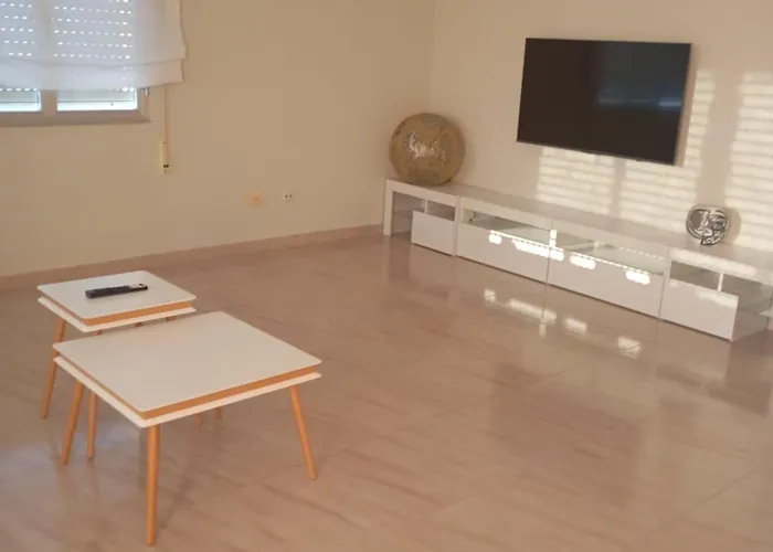 Naydira Home