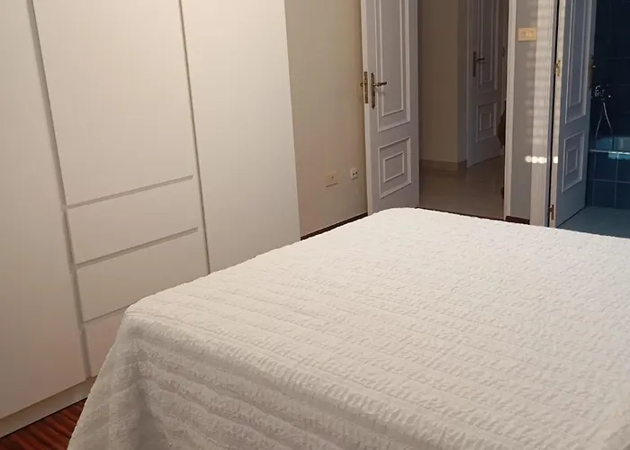 Naydira Home
