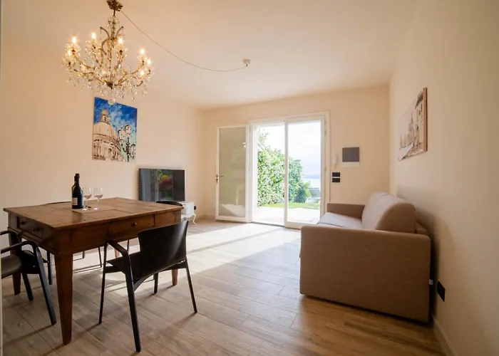 Robur Gardae Panoramic Suite