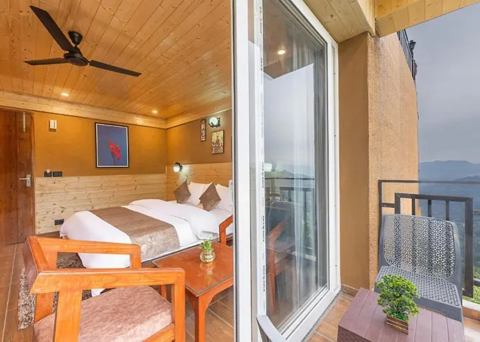 The Village Retreat Kufri Shimla L Family Events I Multi Cuisine Restaurant L Sky Bonfire L Power Backup L Free Parking L Kufri By Exotic Stays