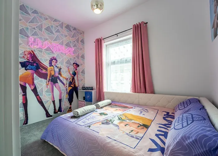 K-Pop Huntrix Cozy Stay Unique Family Retreat
