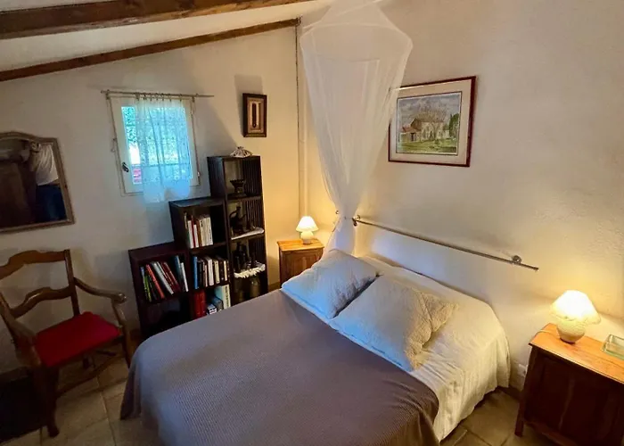 Luberon Beautiful Small Semi-Detached Villa Pool And Serenity