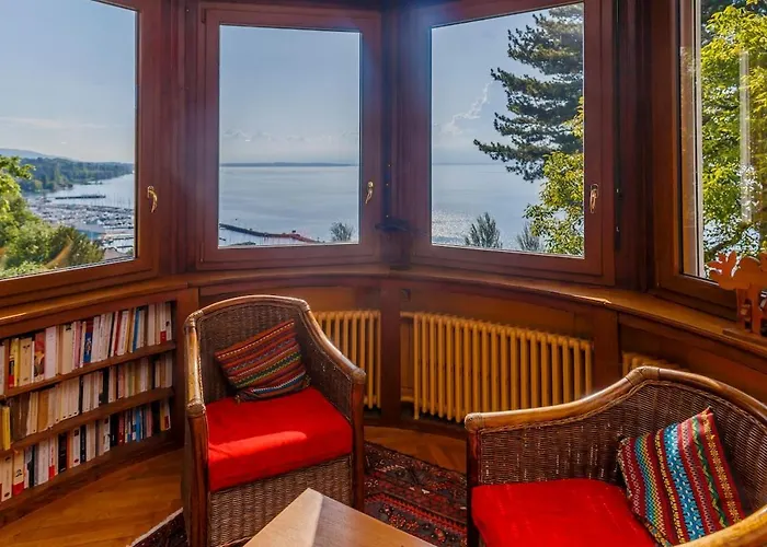 Villa Concise Exceptional Lake View