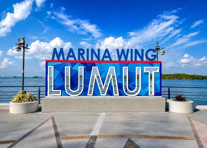 Ark Lumut Seafront Hotel