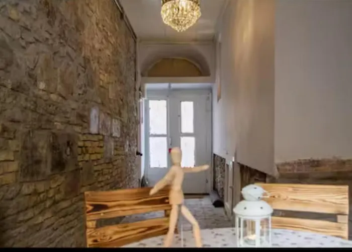 Gizli Tas Ev
