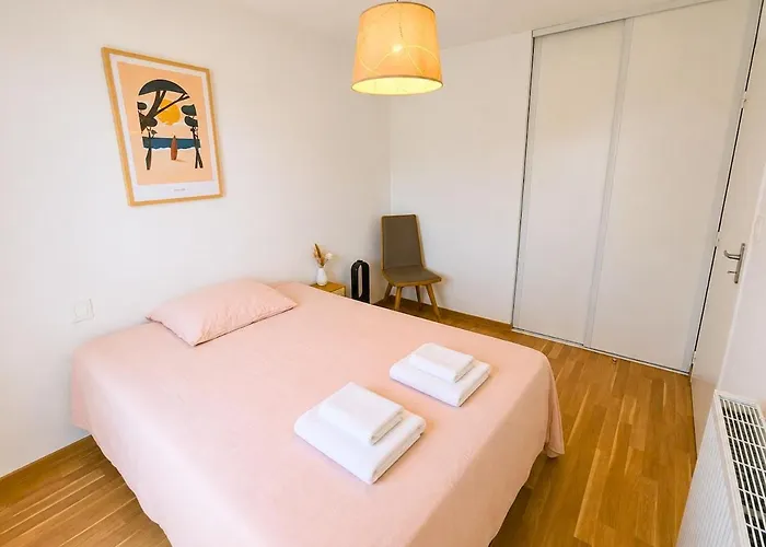 Maison T4, Jardin 200 M2, Terrasse, Parking, Velos