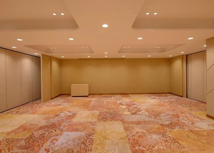 Lemon Tree Hotel, Bharuch