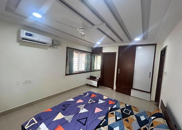 Grand 5Br Villa With 5 Ensuite Baths Near Airport
