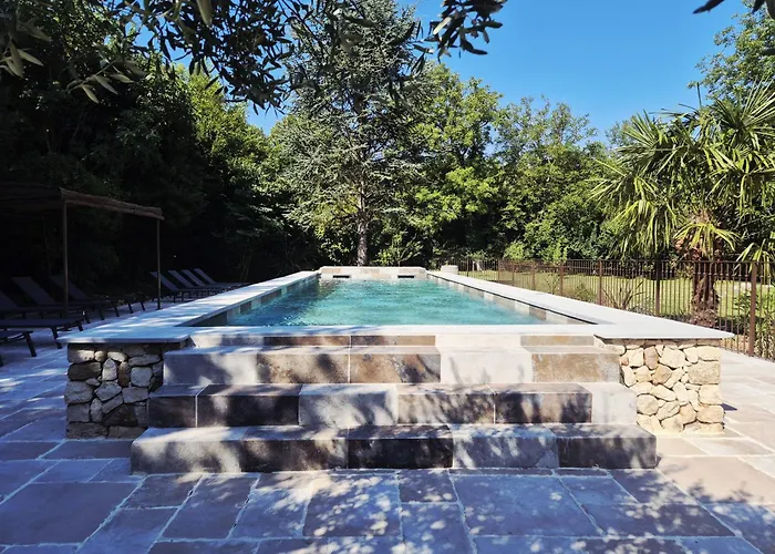 Mas La Fontaine De Pernes, Les Pieds Dans La Sorgue, Piscine Privee, 12 Personnes, 6 Chambres, 5 Sdb