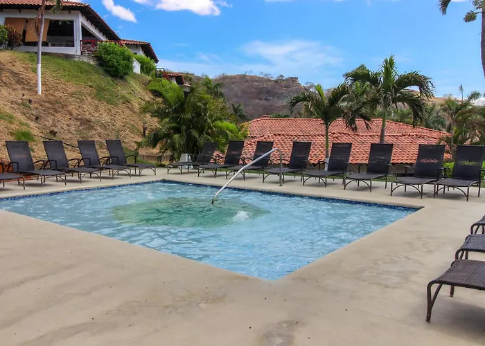 Pool & Beach Access: 2-Unit Base In Playa Hermana