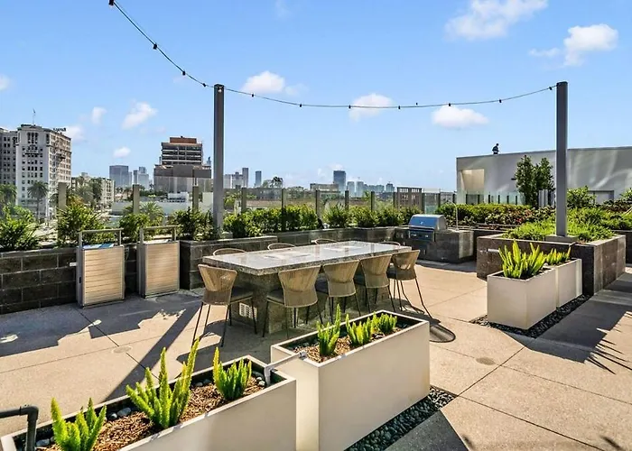 Koreatown Skyline 1Br Apartment, King Bed, Pool & Free Parking