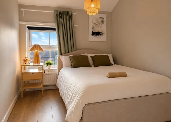 Stylish Apartment In Chorley Near Town Centre