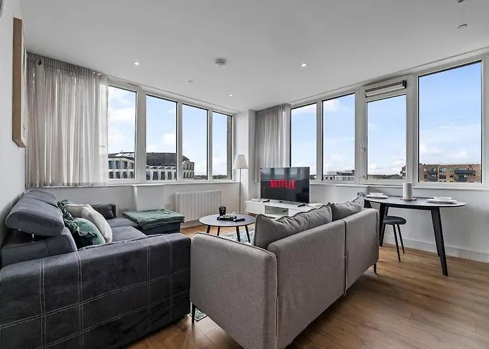 Cosy Hounslow 1Br Apartment Sleeps Heathrow!