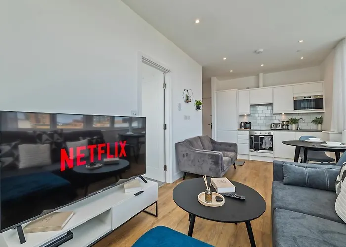 Snug Hounslow 1Br Apartment Sleeps 4 Heathrow!