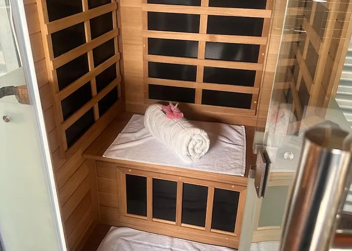 Wisteria Retreat Boutique Stay With Views & Sauna