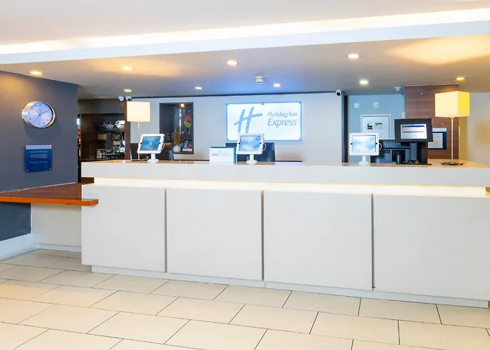 Holiday Inn Express Northampton - South By Ihg