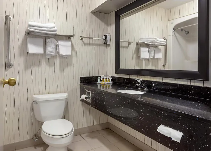 Best Western Plus Travel Hotel Toronto Airport