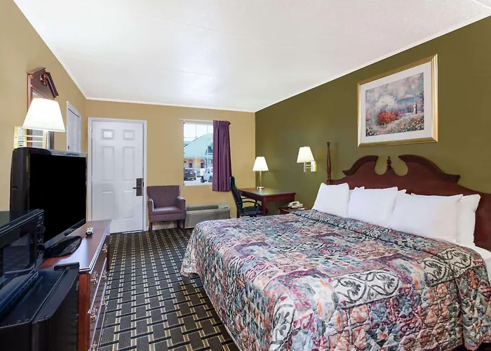 Days Inn By Wyndham Lenoir City