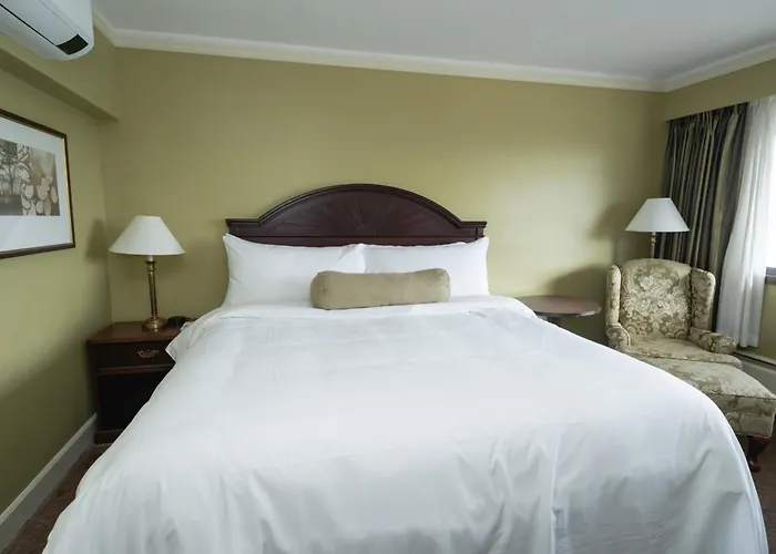 Crest Hotel