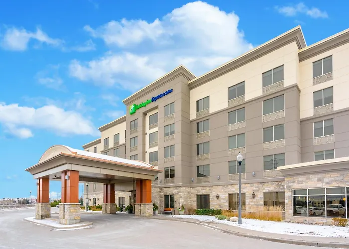 Holiday Inn Express & Suites Vaughan-Southwest By Ihg