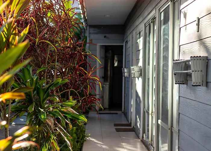 Inaki Uhi Hotel