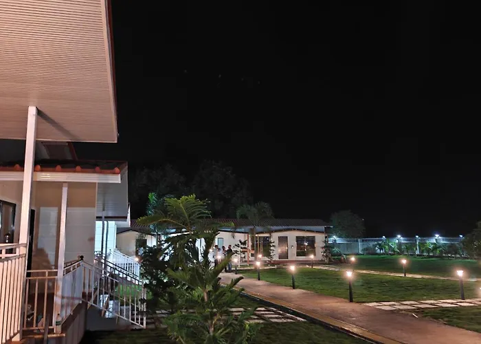 Peak Paradise Resort