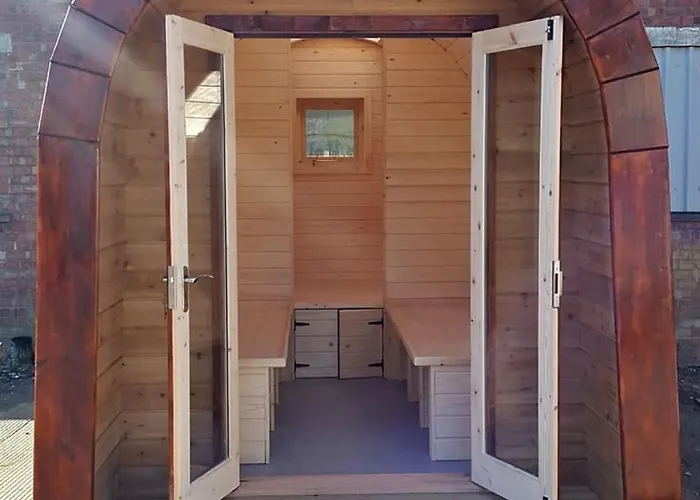 Consort Hotel, Urban Spa & Glamping Pods