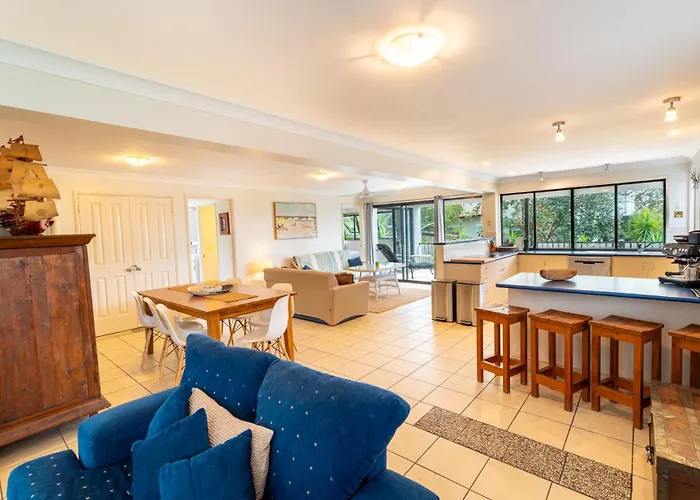 Pandanus Palms Ocean View Holiday Resort On Point Lookout