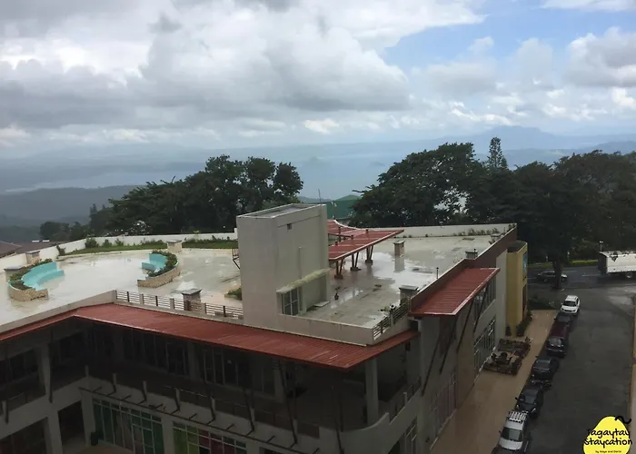Tagaytay Staycation By Naya And Darla W Free Swimming Pool, Wifi & Netflix