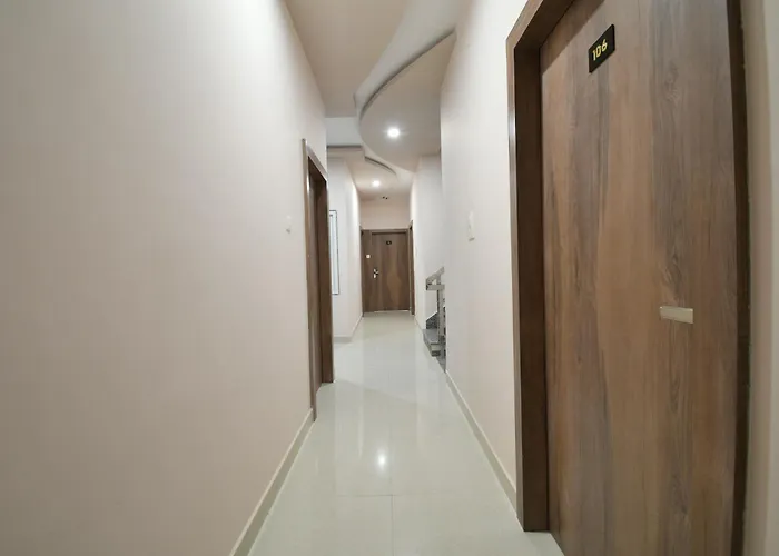 Hotel O Pratap Palace